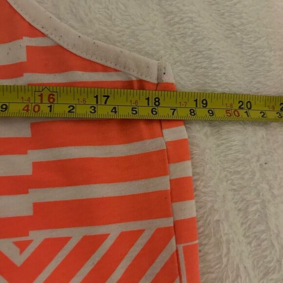 The Nike Tee Women size L Athletic cut - Picture 6 of 8